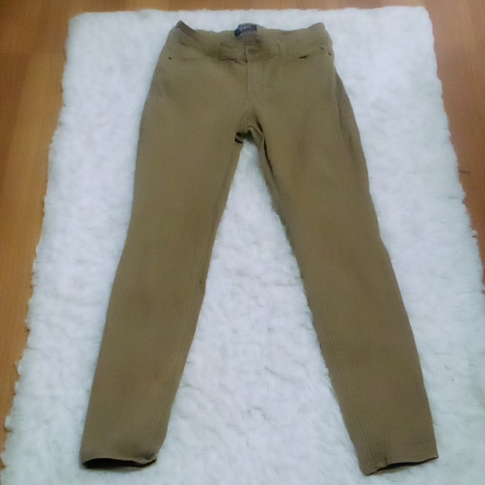 Old Navy Rockstar size 8 standard brown jeans